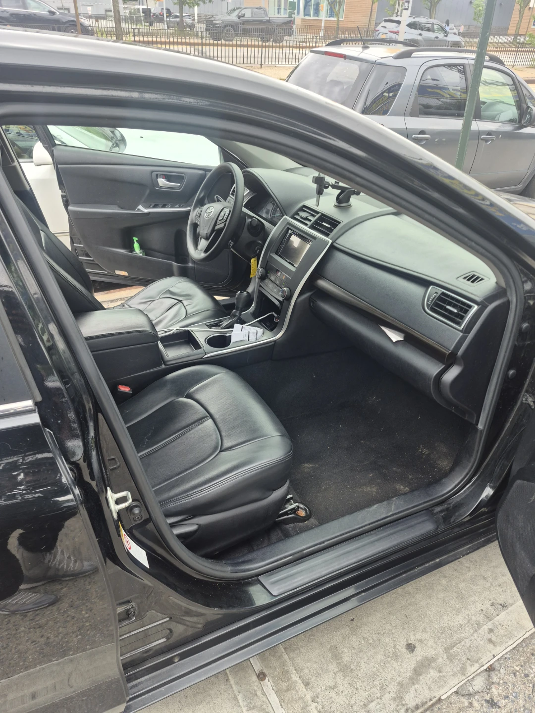 Black Toyota Camry Sedan 2015 - photo 4