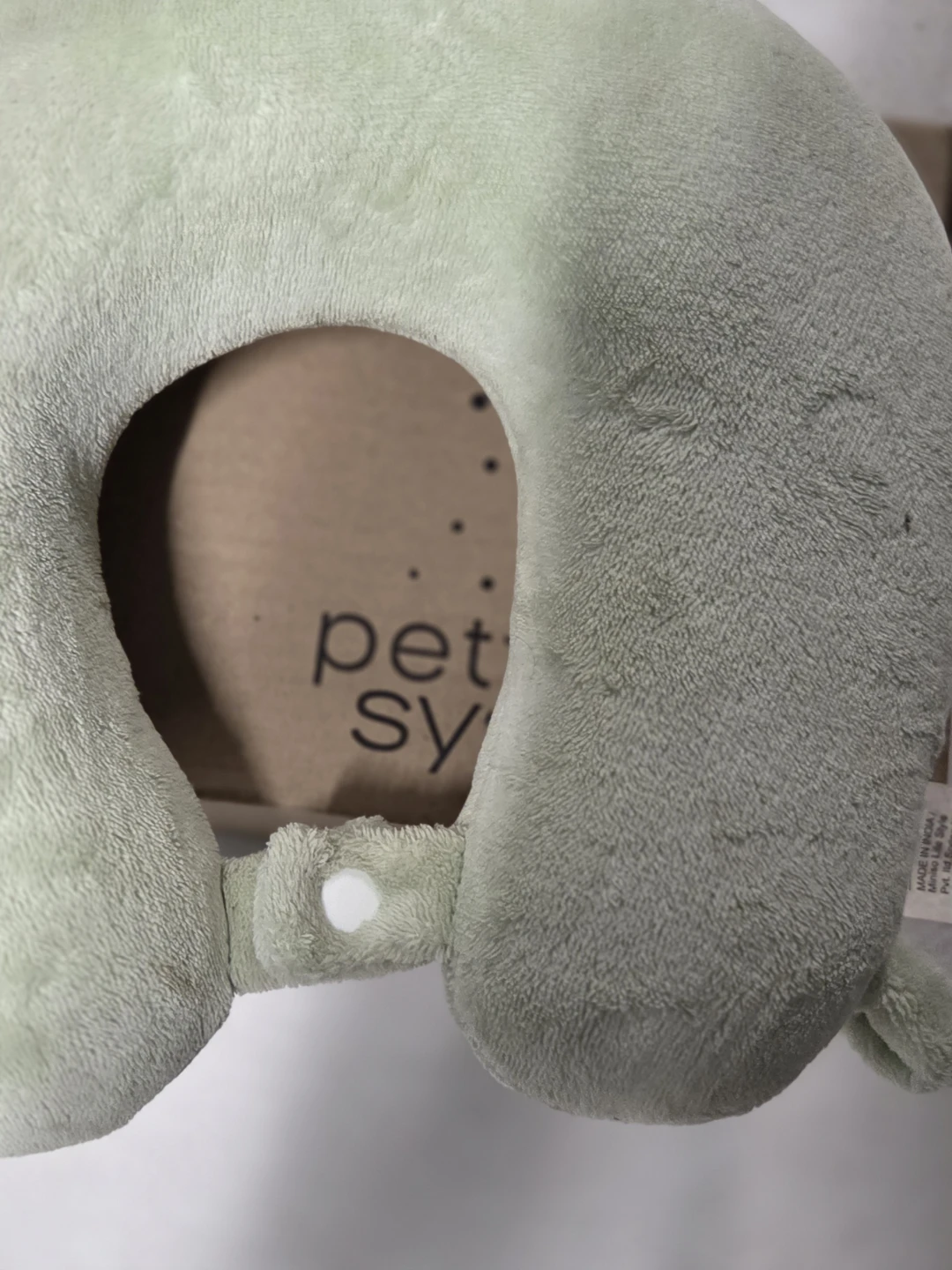Light Green Plush Neck Pillow - photo 4