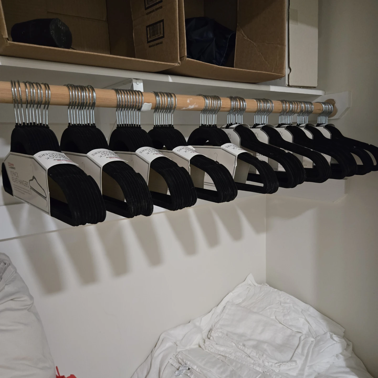 50 BRAND NEW Velvet Hangers - Black - photo 2