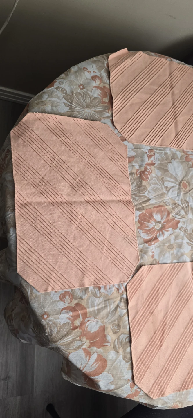 Tablecloth and Set of 4 Peach Placemats - photo 3
