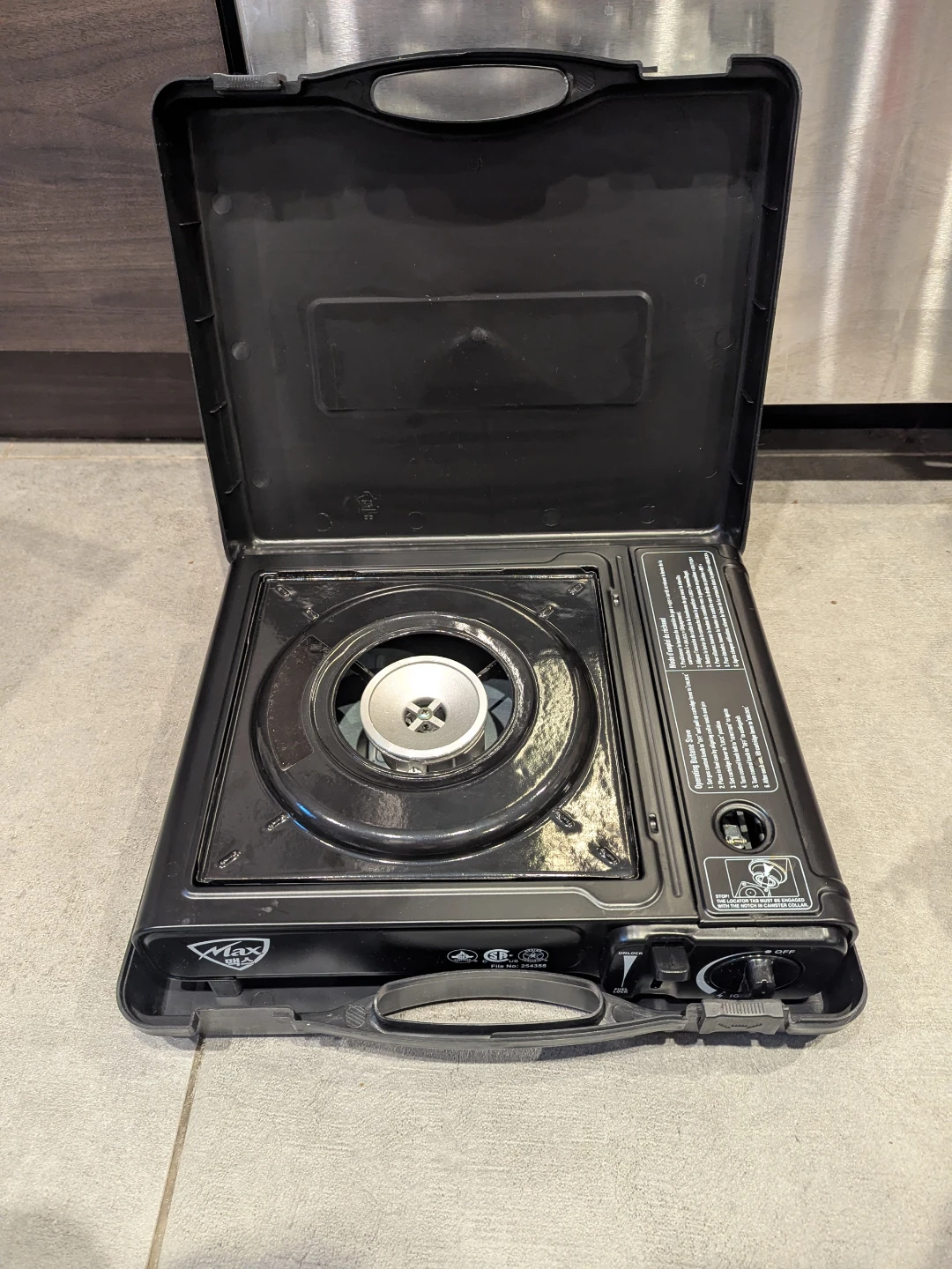 Portable gas cooker for hot pot, camping