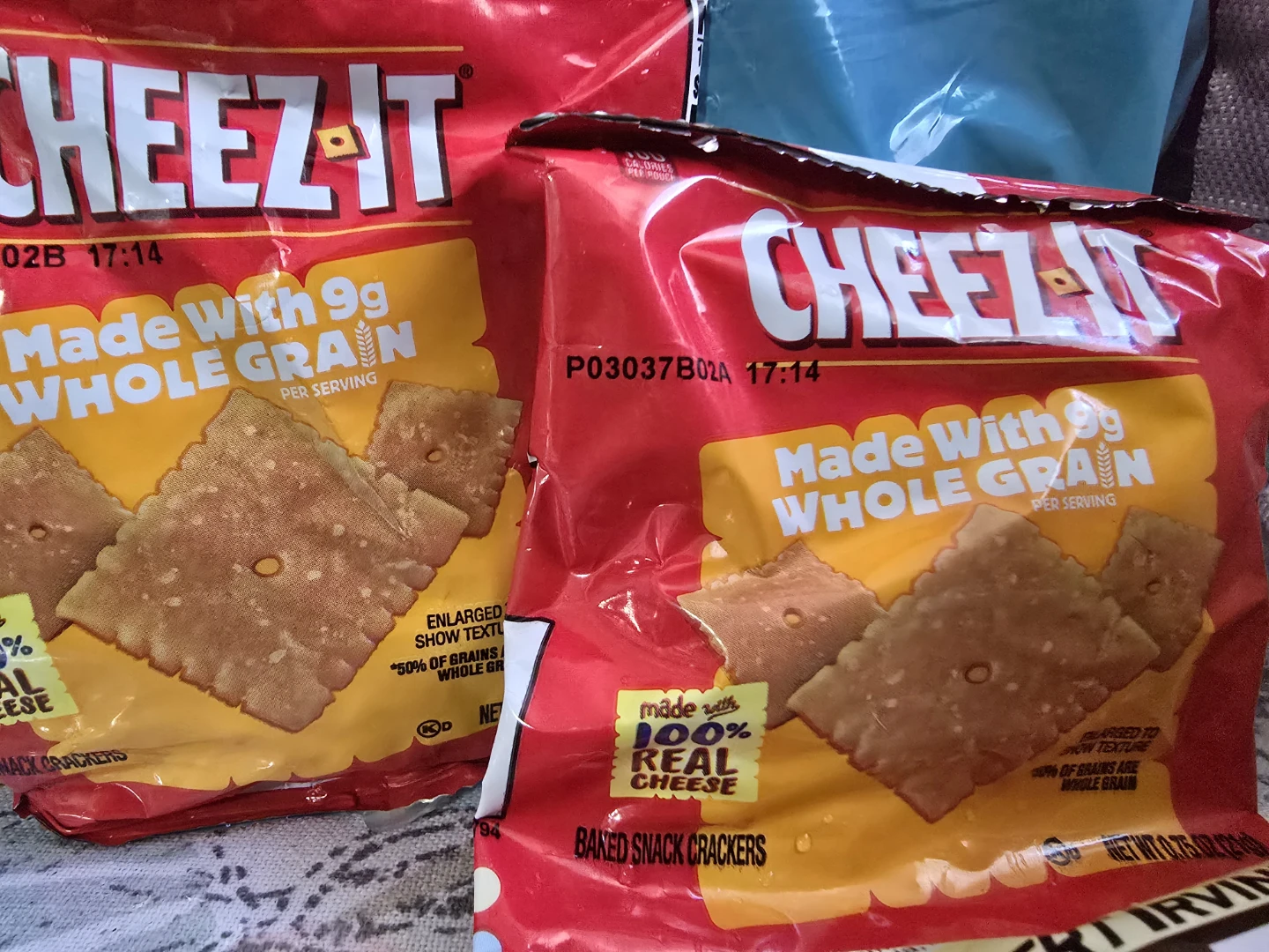 Cheez-It Whole Grain Crackers & Protein Bars - photo 3
