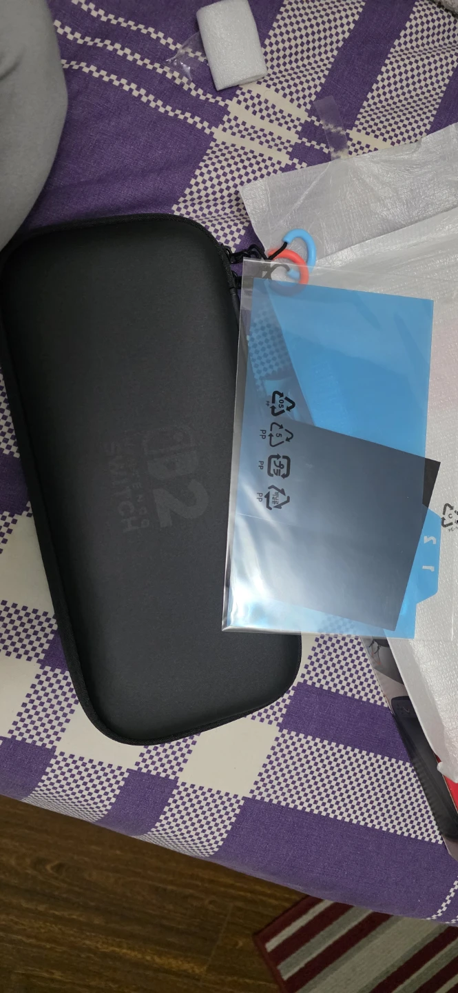 Nintendo Switch 2 Carrying Case & Screen Protector - photo 2