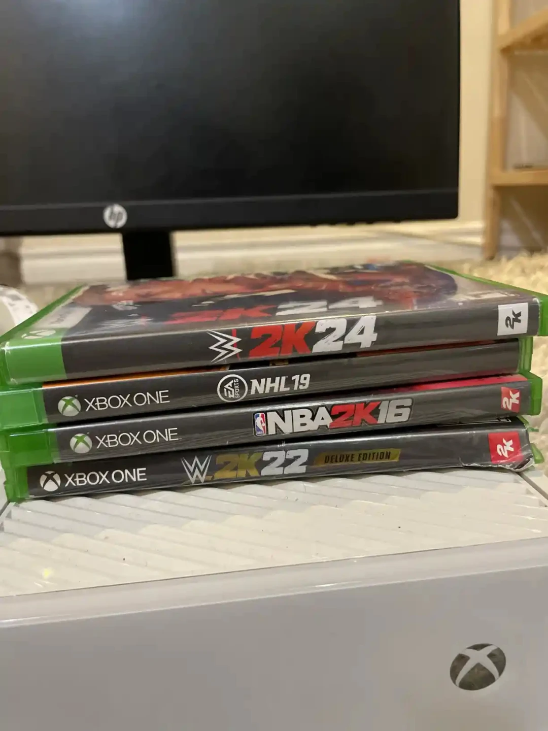 Xbox One  Bundle with Two Controllers and some games - photo 5