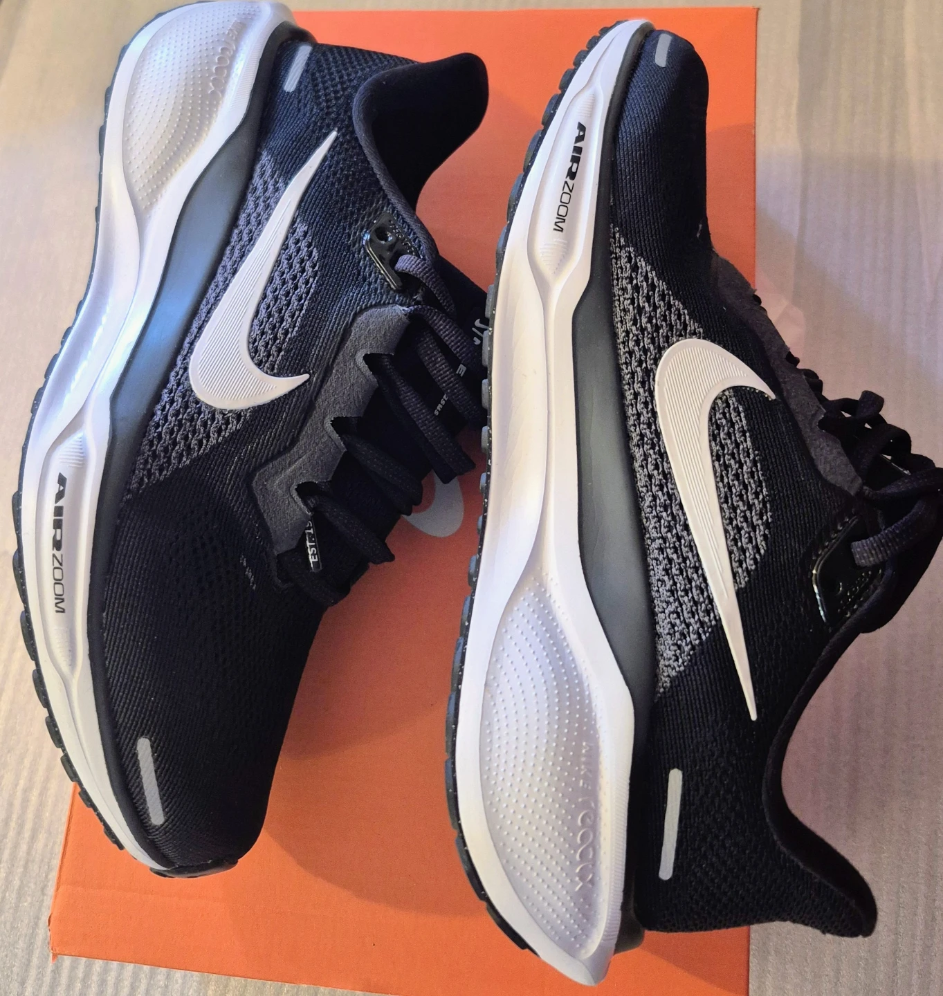 BNIB)Nike Size 7 Air Zoom Pegasus 41 Running Shoes