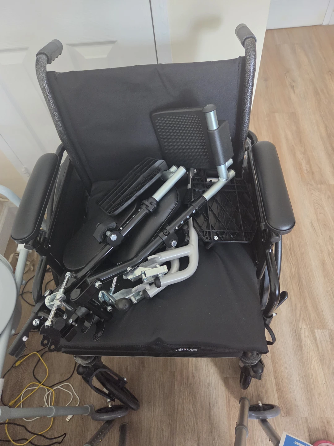 Drive Medical Folding Wheelchair - photo 2