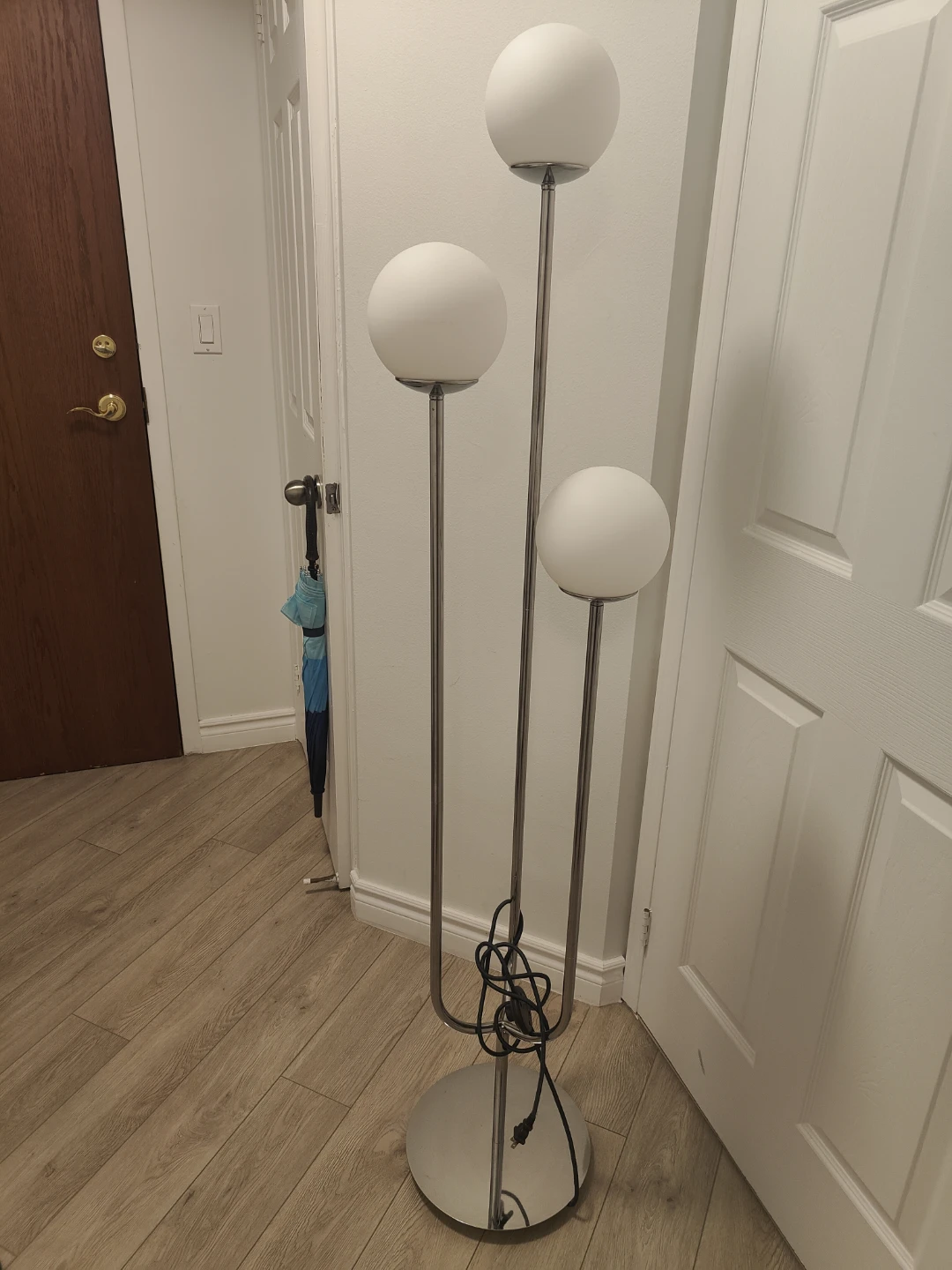 IKEA SIMRISHAMN Floor Lamp - Chrome Plated/Opal White Glass