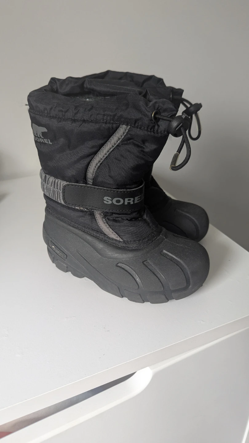 Sorel Flurry Winter Boots – Kids US 10