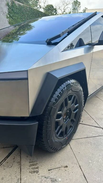 Tesla Cybertruck Electric Truck - photo 3