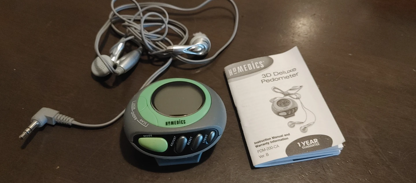 HoMedics 3D Deluxe Pedometer with Earbuds
