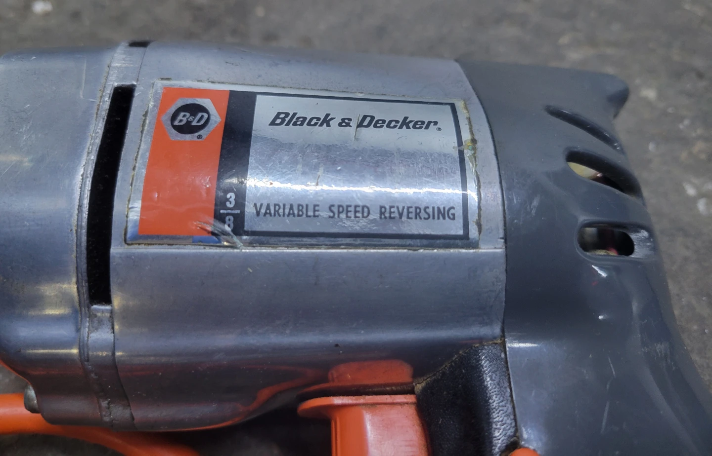 Black & Decker 3/8" Variable Speed Reversing Drill - photo 2
