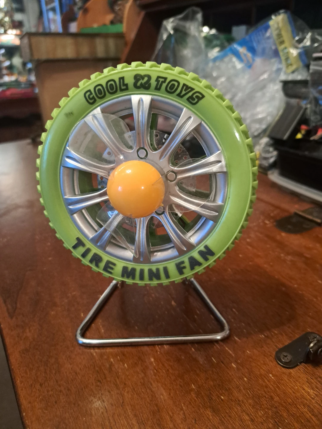 Cool & Toys Tire Mini Fan
