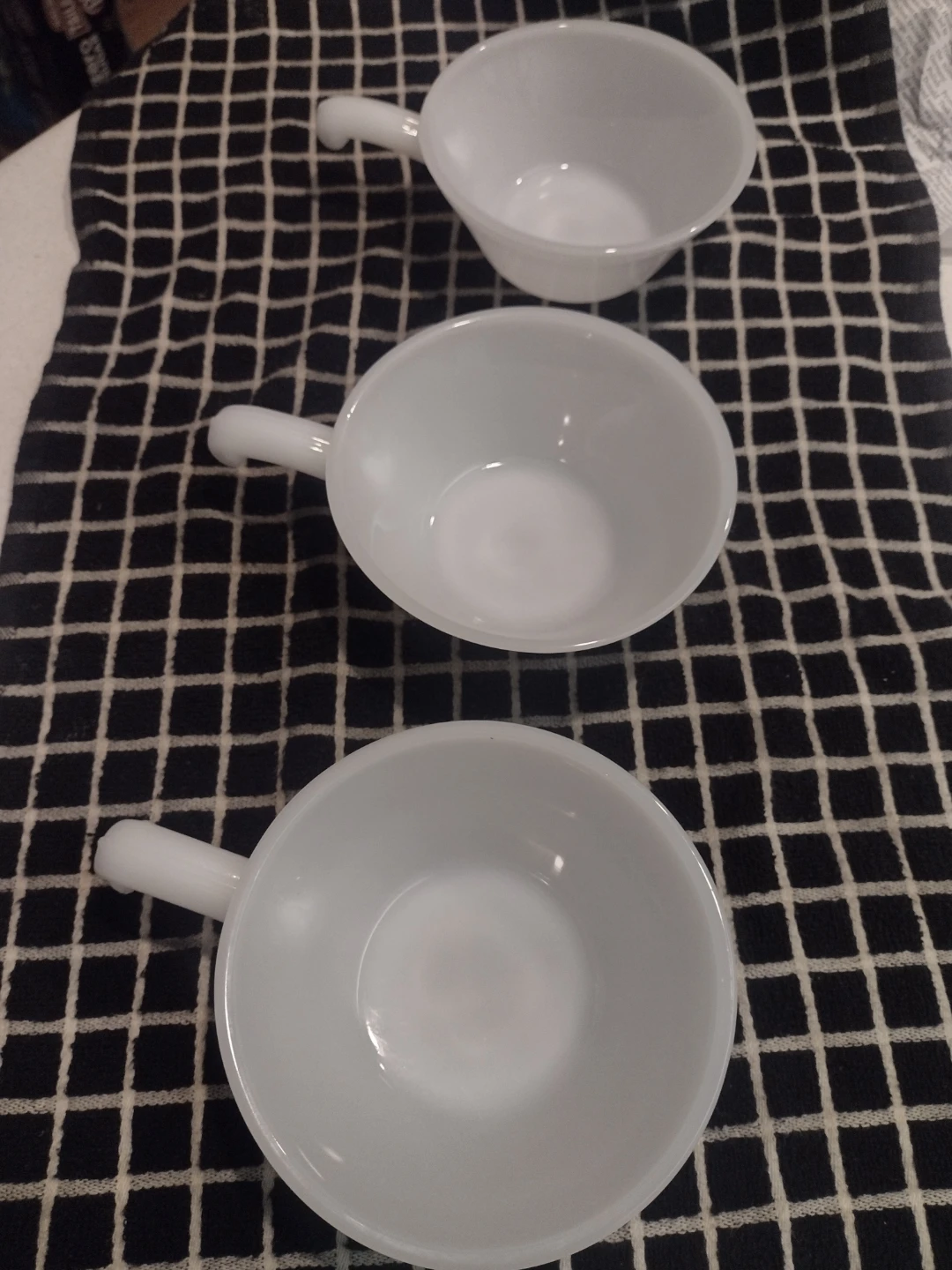 Vintage milk glass Anchor Hocking Fire King Bowls (Set of 3) - photo 2