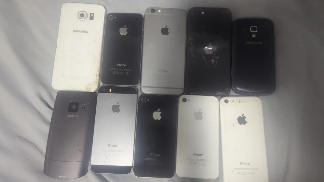 Phone lot check description - photo 2