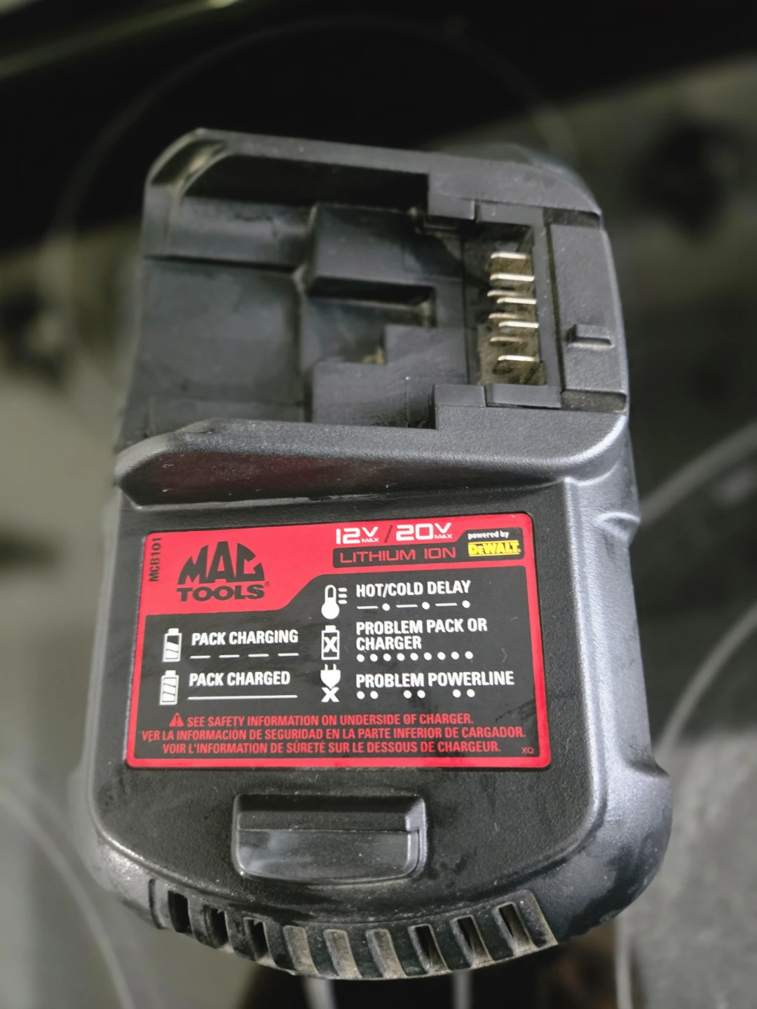 MAC TOOLS MCB101 12V - 20V Li-ion Fast Charger