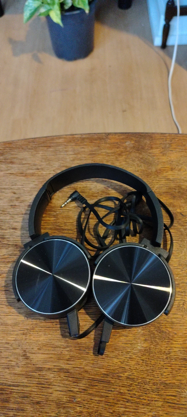 Tech 1 Extra Bass Stereo Headphones - photo 2