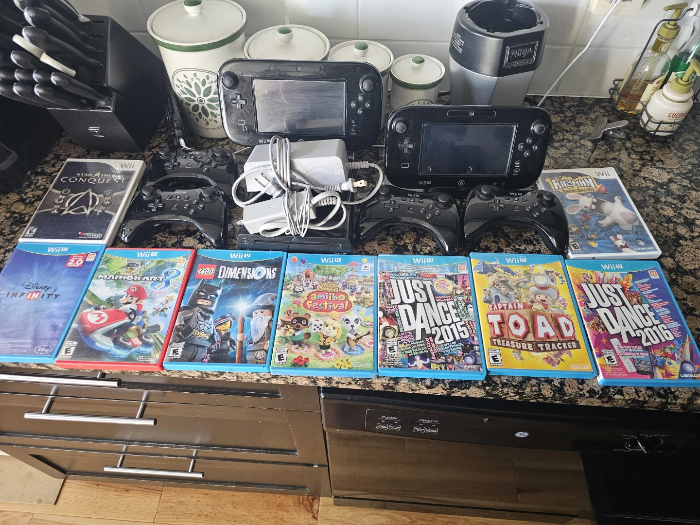 Nintendo Wii U Console Bundle (Read Description)
