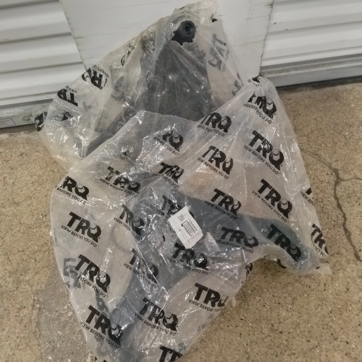 2 lower control arms for 2006 GMC cañon pick up 2 w d - photo 2