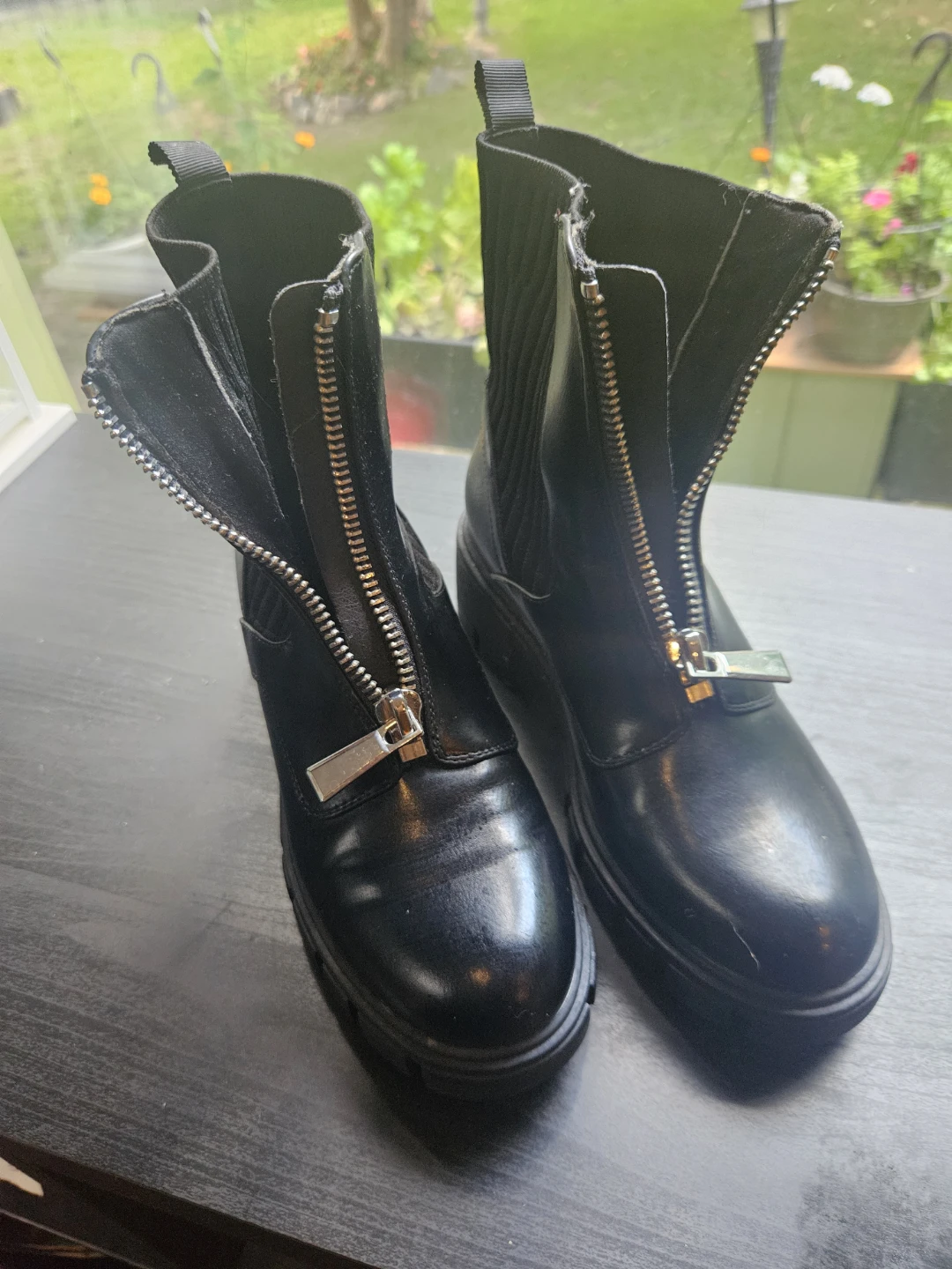 Black Zipper Boots - Size 6.5