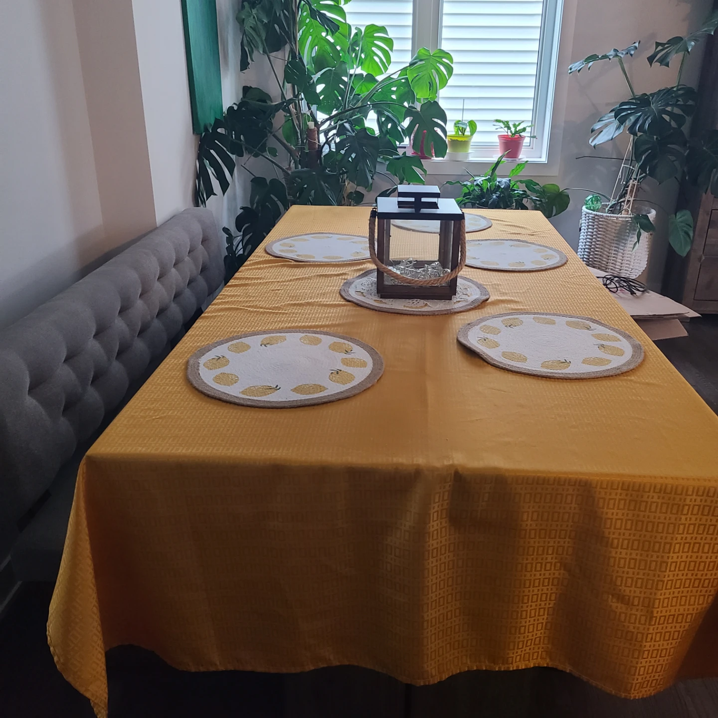 Dinning room table