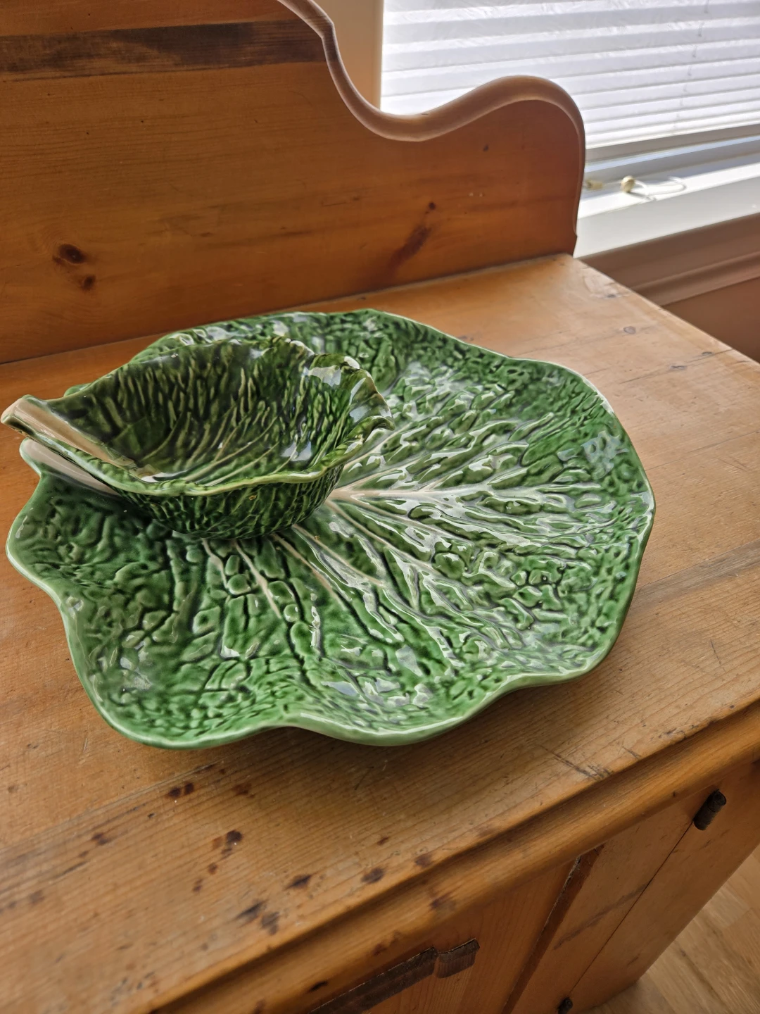 Green Cabbage Leaf Serving Dish with Bowl - photo 2