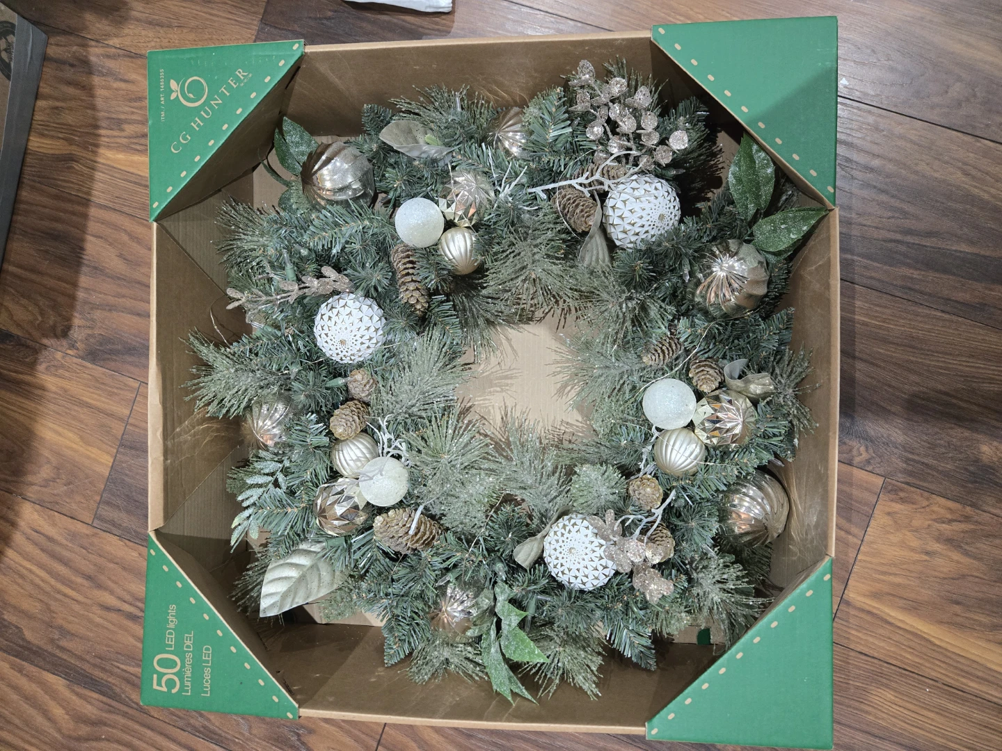 CG Hunter Lighted Christmas Wreath
