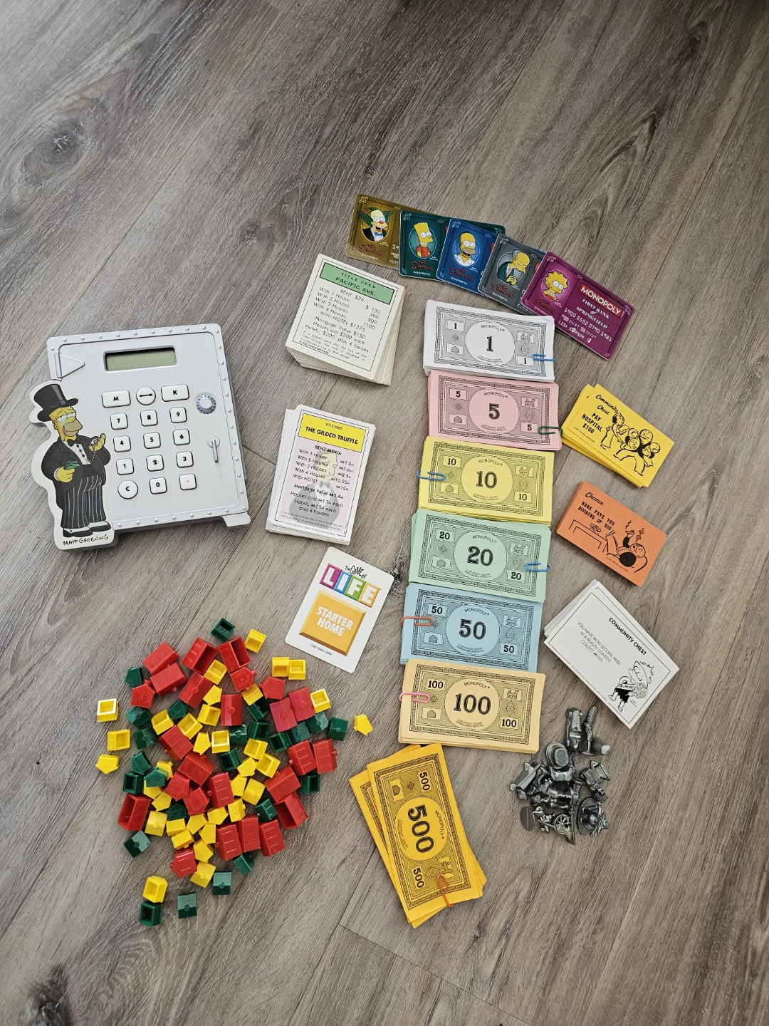 The Simpsons Monopoly Board Game things