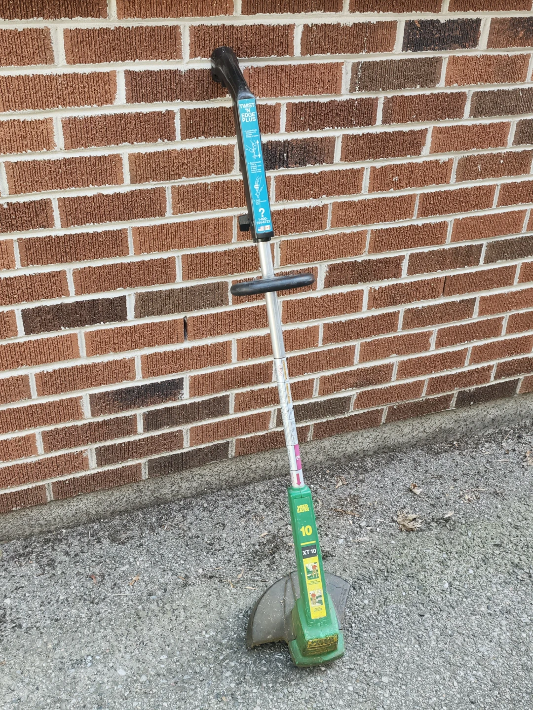 Weed Eater XT10 String Trimmer