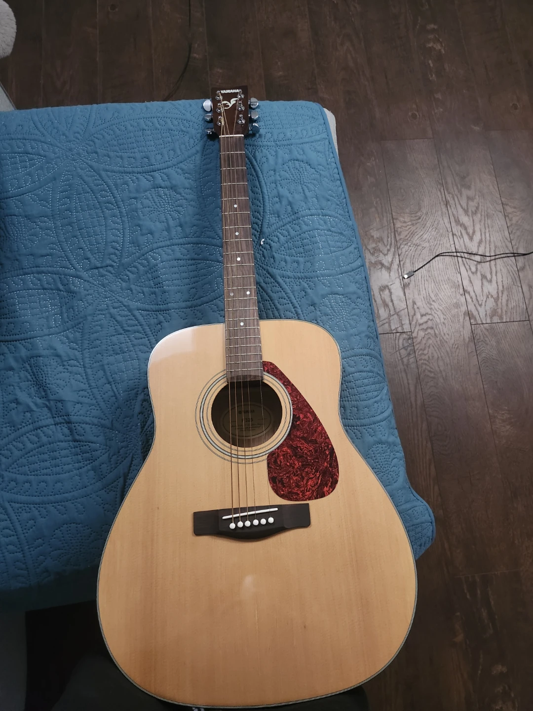 Yamaha Acoustic Guitar with Gig Bag