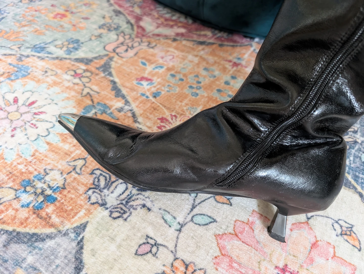 Black genuine leather kitten heel boots - photo 4