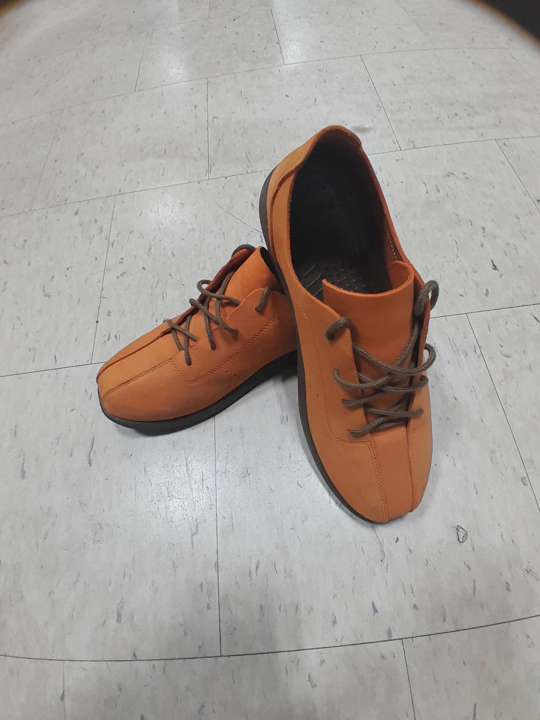 Original Crocs  Orange Leather  Casual Shoes Men's Size 13 - photo 4