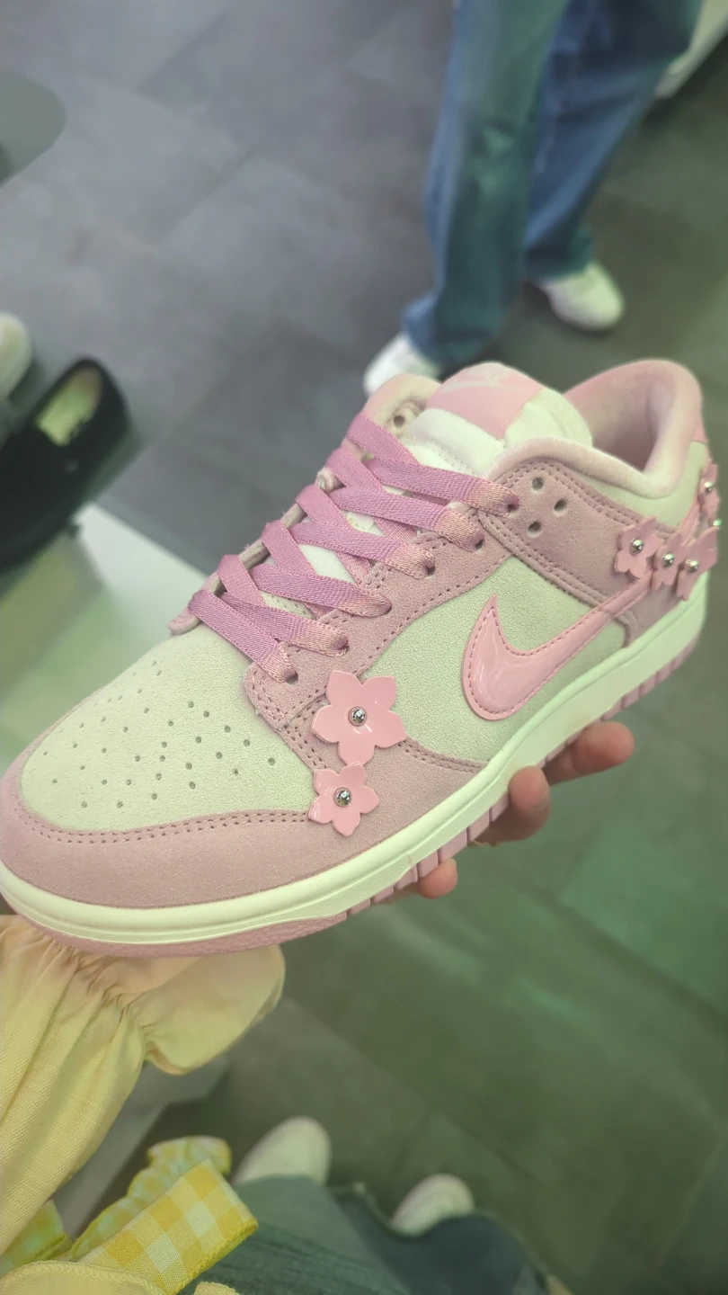 Nike Dunk Low Pink Cherry Blossom Sneakers