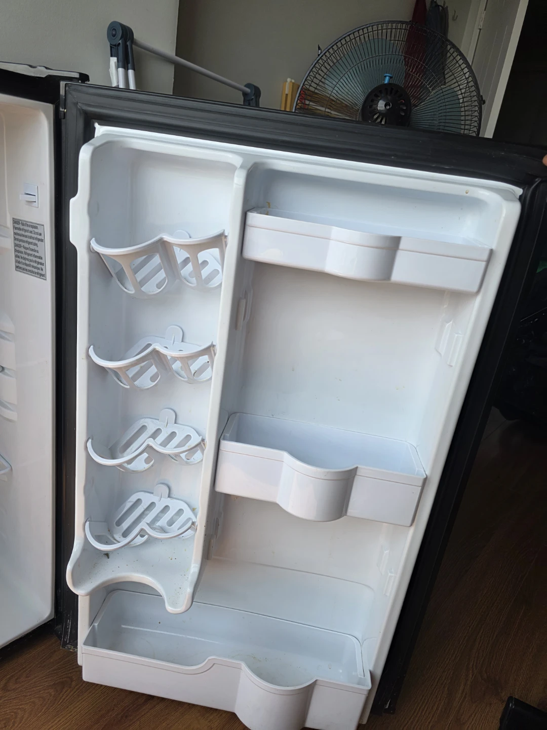 Danby Mini Fridge - photo 3