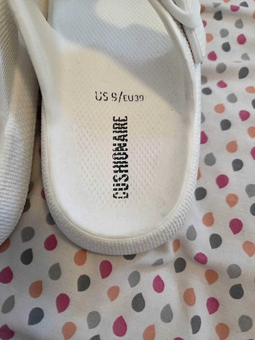 Cushionaire White Flip Flops Size US 9 / EU 39 - photo 2