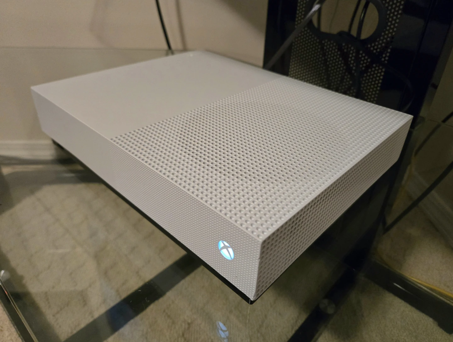 XBOX ONE S ALL-DIGITAL 1TB - photo 2