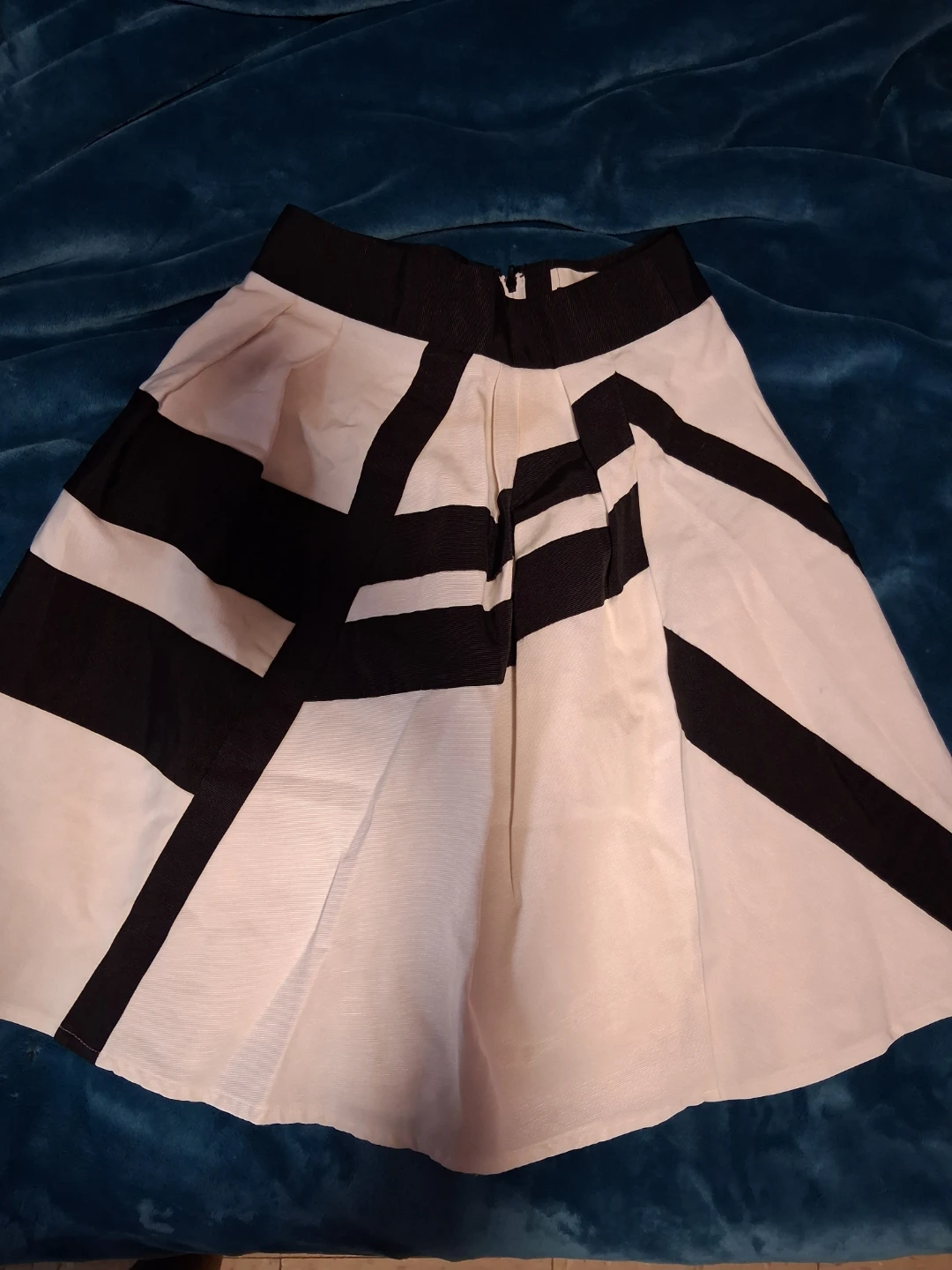Reiss Black and White Striped Skirt Size 2