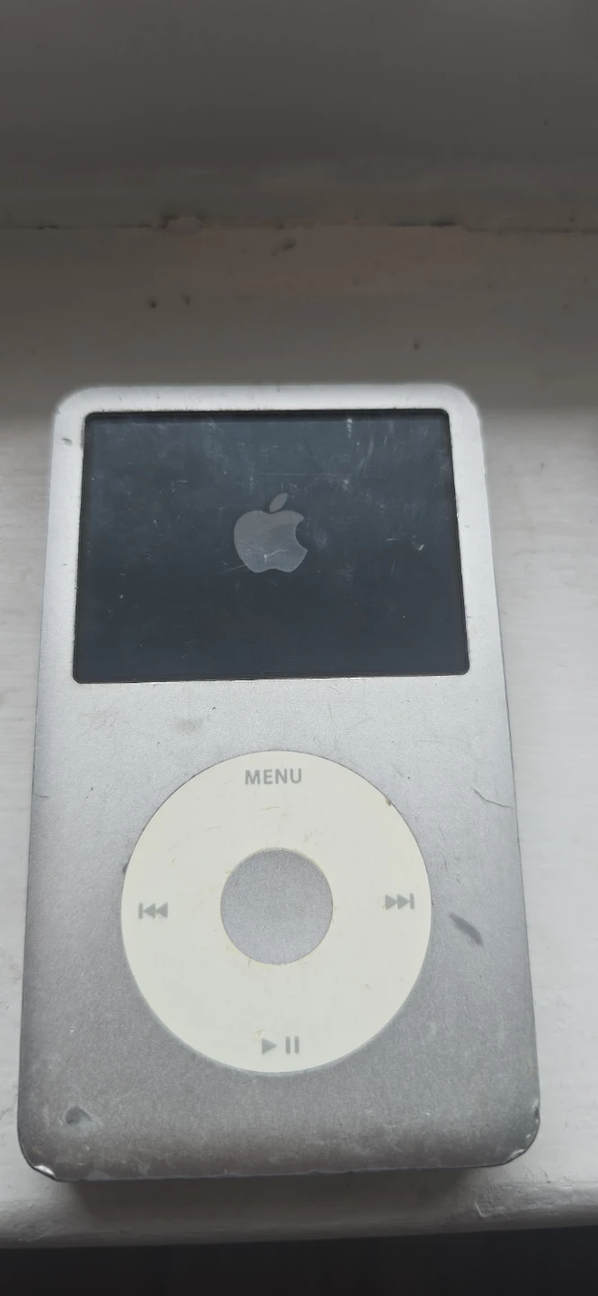 Apple iPod Touch 4th Gen 32GB, iPod Classic, and iPhone 4 Bundle - photo 4