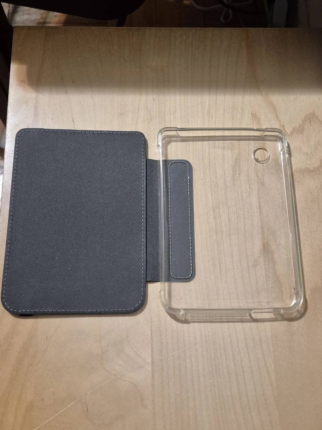 BN)kobo E-Reader case with Clear Back Cover - photo 2