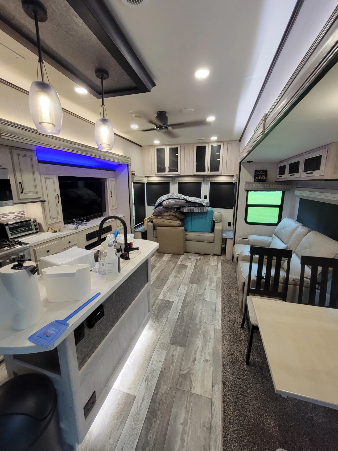 2022 Grand River 40ft Luxury Condo on Wheels - photo 2