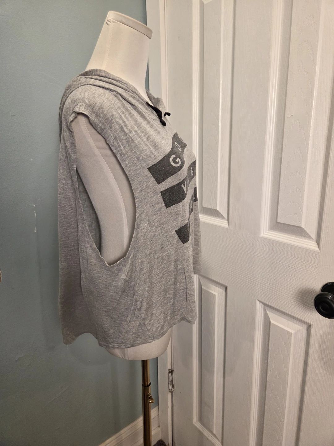 Gray Sleeveless Hooded Top "Good Vibes Only" - photo 4