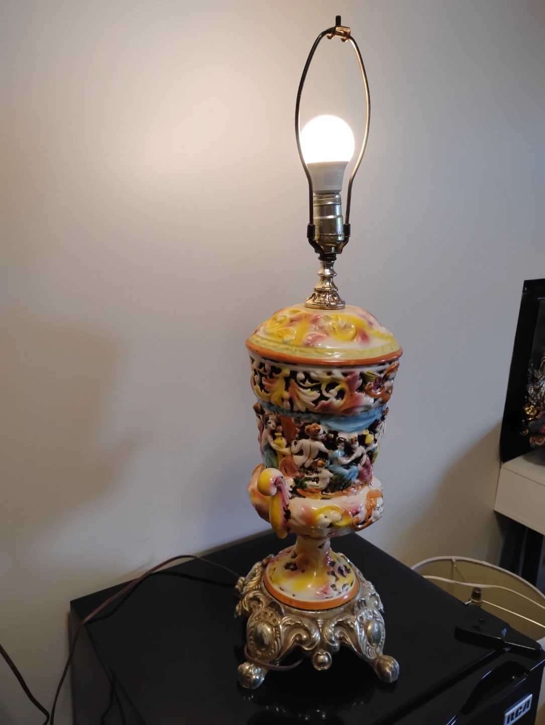 Vintage Ceramic Figural Table Lamp - photo 2