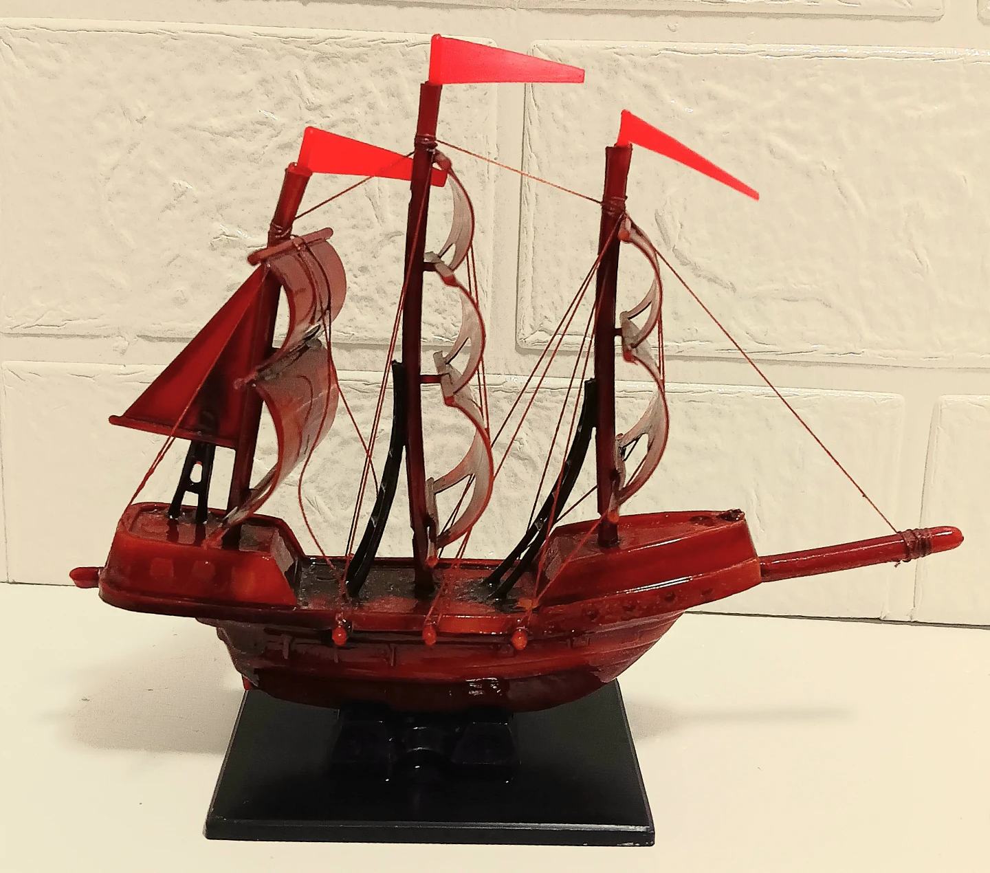 ⛵️Miniature Red Ship Aquarium Decoration⛵️
