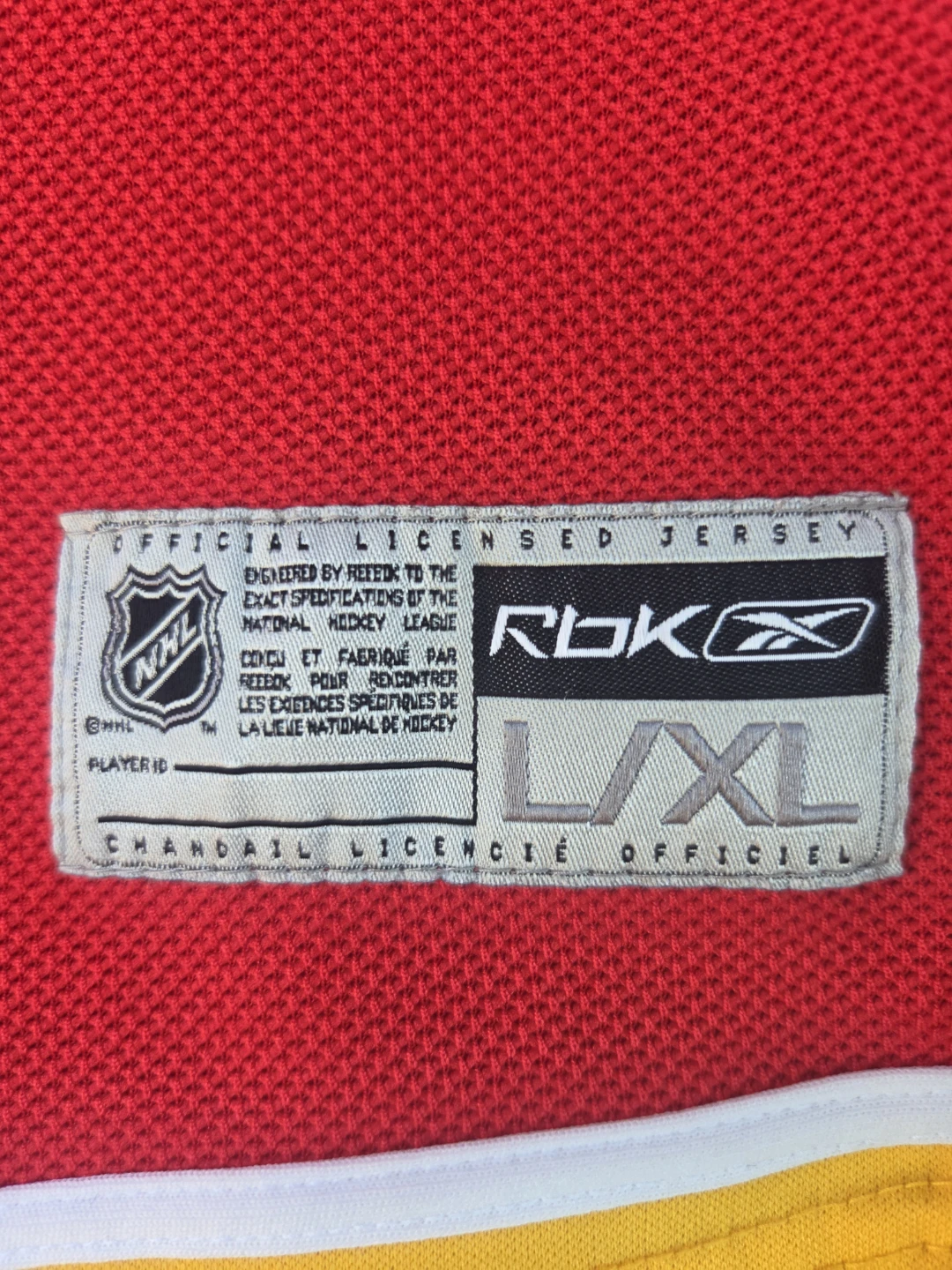Reebok Calgary Flames Youth L/XL or Womens Small Hockey Jersey - photo 4