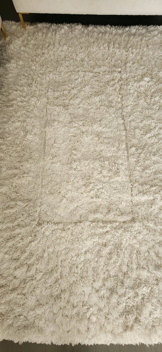 Fluffy cream shag rug