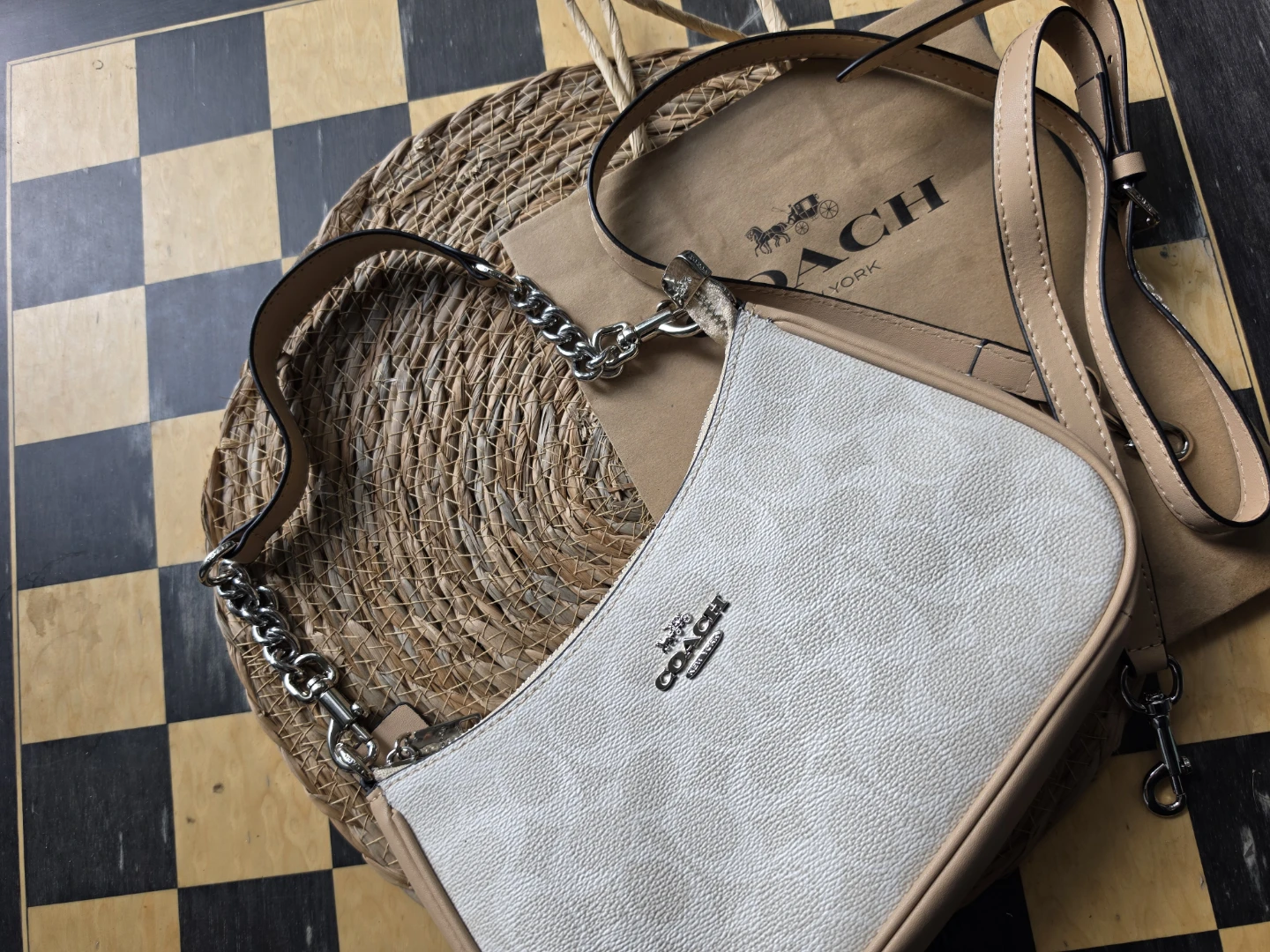 COACH Teri Shoulder Bag in Signature Canvas - photo 4