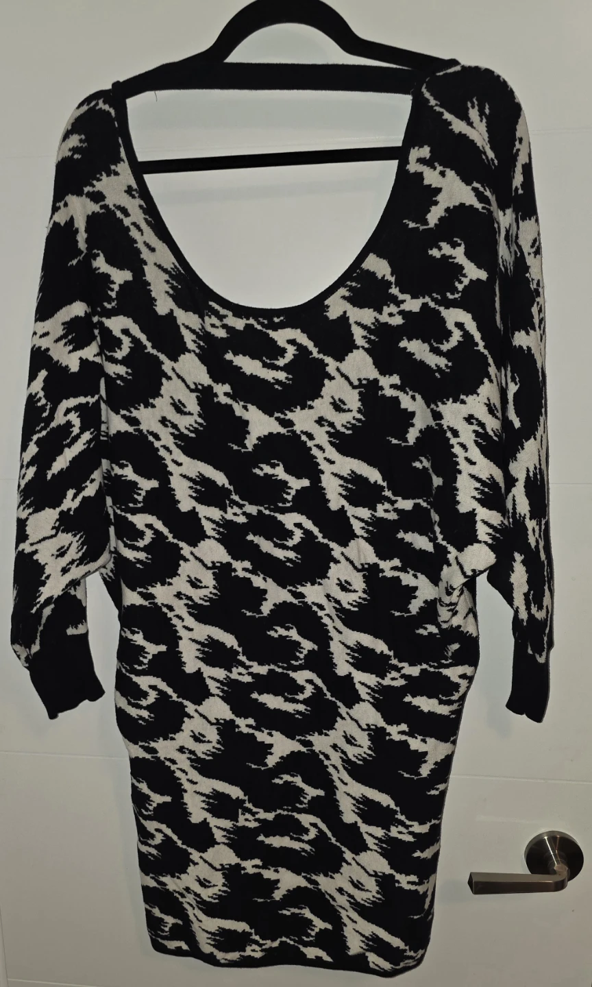 Betsey Johnson Black & Ivory Knit Open-Back Sweater Dress - photo 4