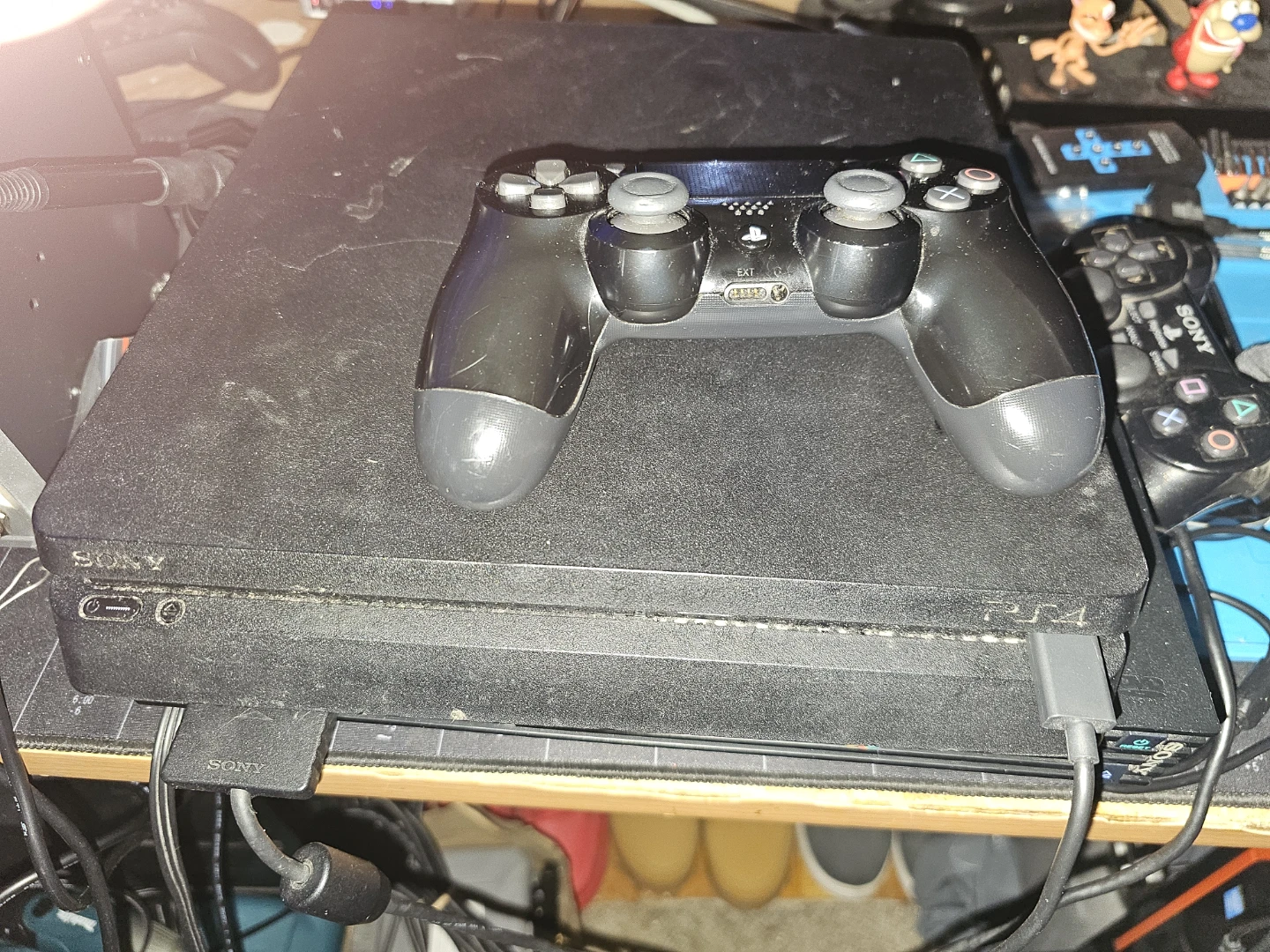 Ps4 slim with game