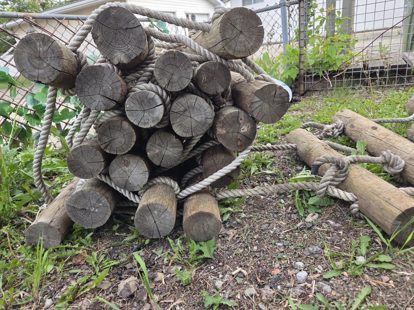 Wooden Log Climbing Rope Ladder - photo 2