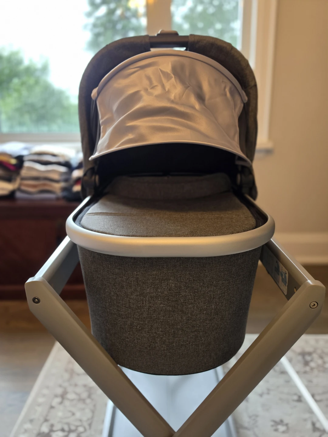 Uppababy Grey Bassinet with Stand - photo 3