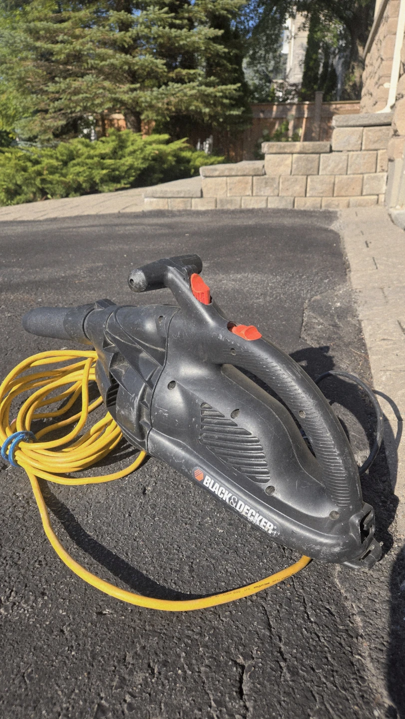 Black & Decker Electric Leaf Blower